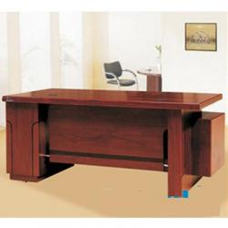 Bàn làm việc trưởng phòng Hòa Phát chất liệu gỗ sơn phủ PU cao cấp