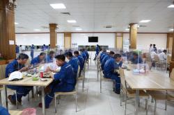 Tại sao nên lắp vách ngăn kháng khuẩn cho văn phòng mùa dịch