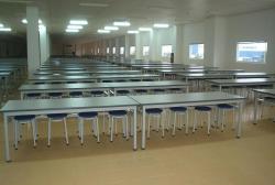 So sánh chất liệu bàn ăn công nghiệp giá rẻ tại thành phố Hồ Chí Minh