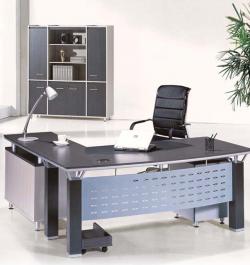 Bàn chân sắt chỉ từ 650k bạn đã có thể sử dụng ngay một mẫu bàn đẹp