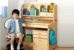 Bàn ghế học sinh Hòa Phát tốt cho bé trai