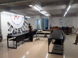 Có nên mua bàn làm việc chân sắt giá rẻ?