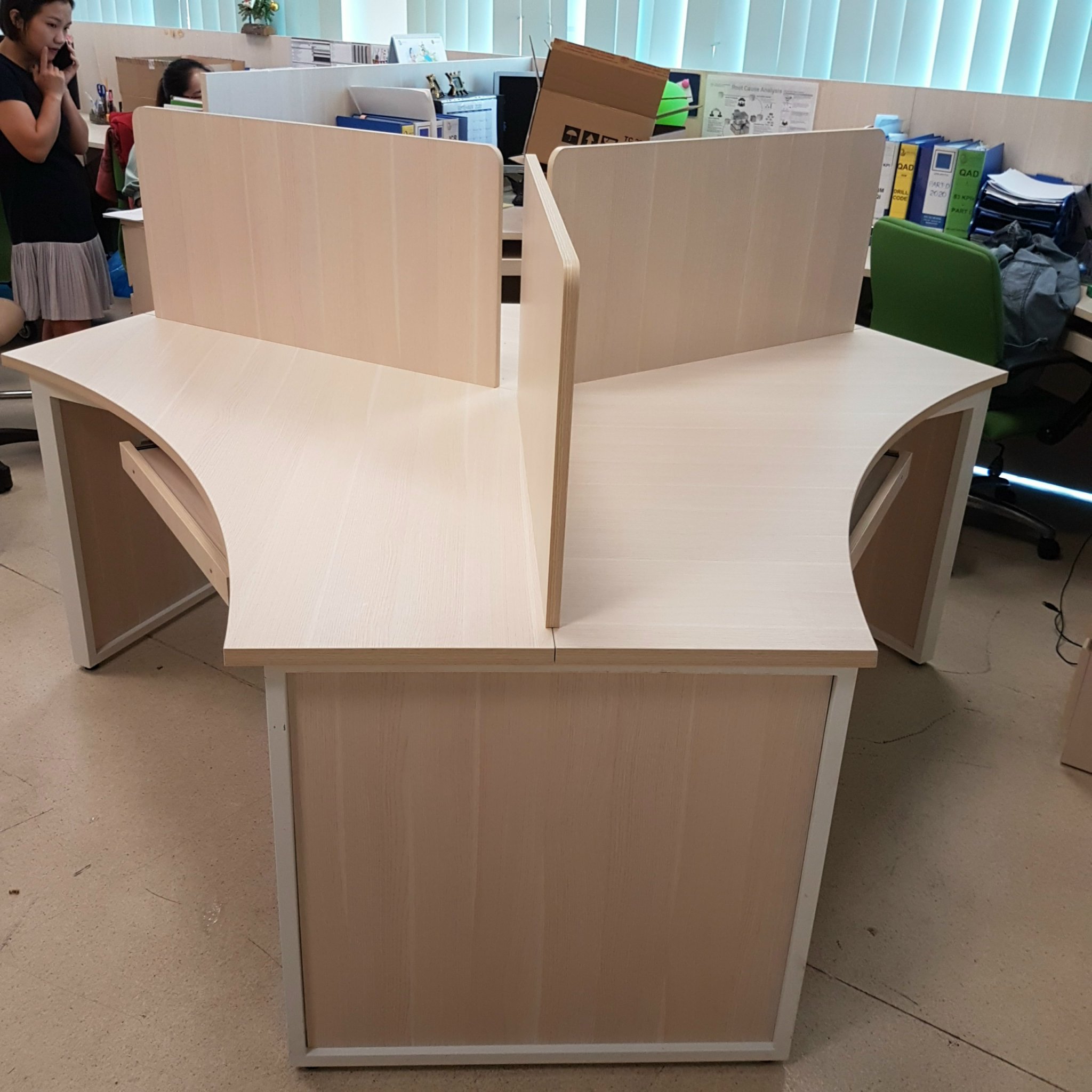 Vách ngăn gỗ bàn làm việc VNG-08