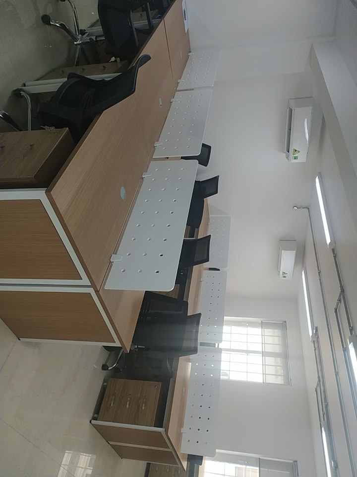 Vách ngăn bàn làm việc VNG-06