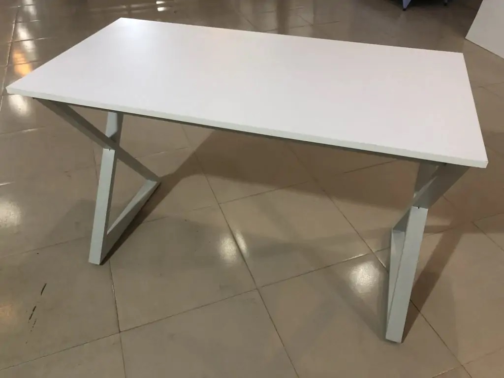 Bàn làm việc chân sắt chữ X