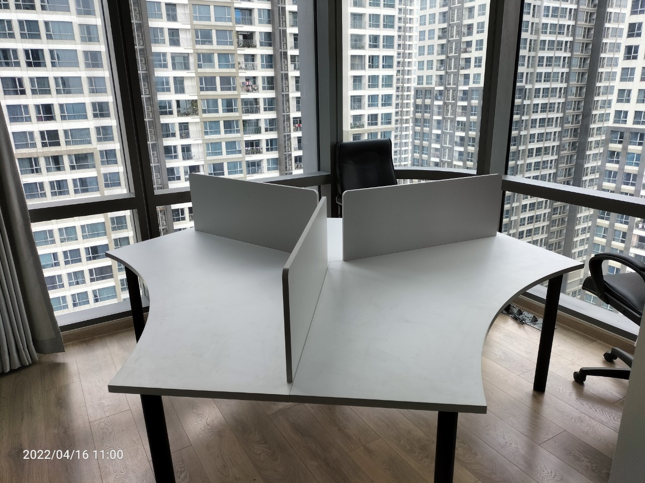 Cụm bàn làm việc 3 chỗ CBNK-01