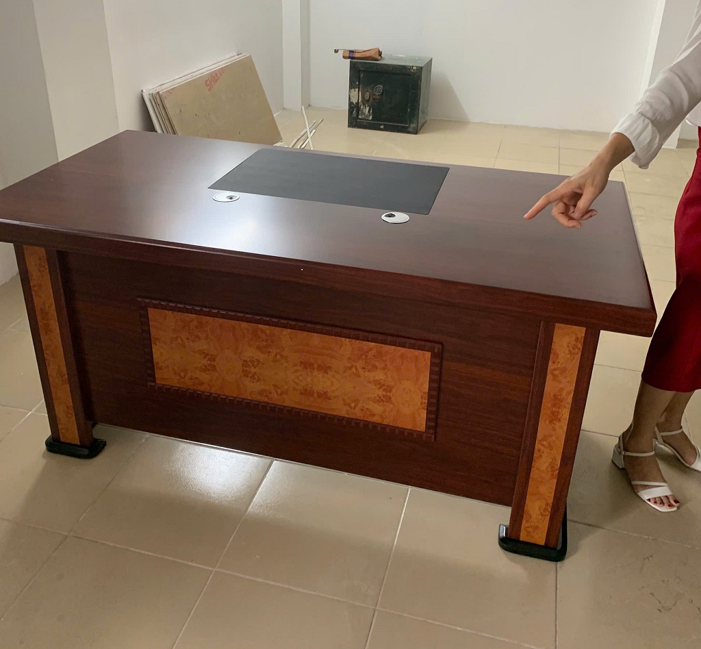 Bàn trưởng phòng ET1600N