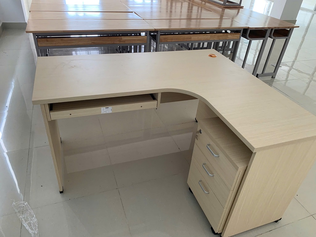 Bàn làm việc văn phòng chữ L BCL16
