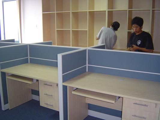 Vách ngăn bàn làm việc nhôm nỉ VN-N2T