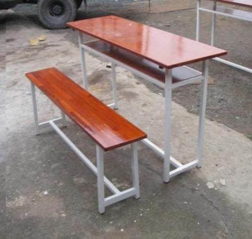 Bàn ghế học sinh gỗ cao su BHS1004CS