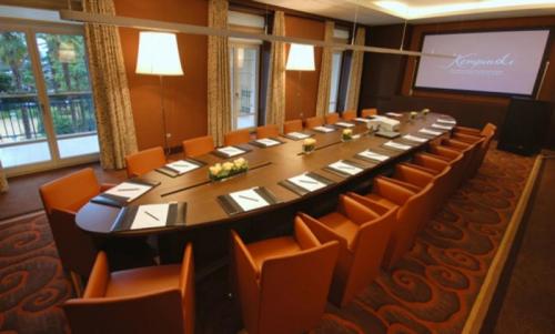 Bàn họp cao cấp BH4812E