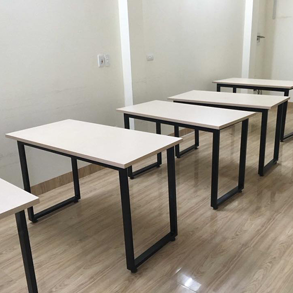 Có nên mua bàn làm việc chân sắt giá rẻ