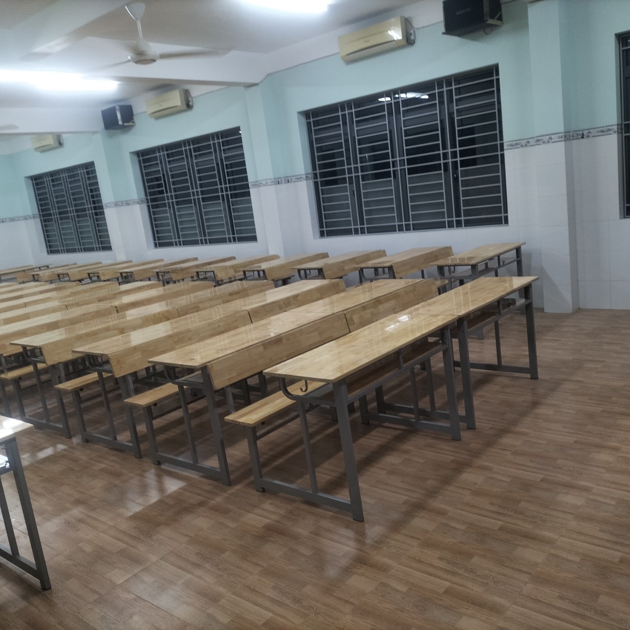 CUNG CẤP BÀN GHẾ HỌC SINH NHÀ THIẾU NHI HUYỆN BÌNH CHÁNH