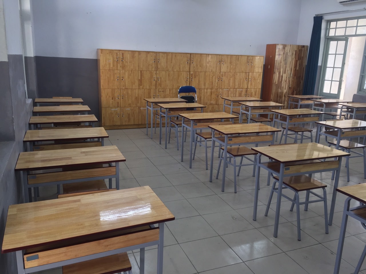 Đừng để mẫu mã đa dạng đánh lừa bạn! Đây mới là 3 nguyên tắc quan trọng nhất để chọn mua bàn ghế học sinh trường học