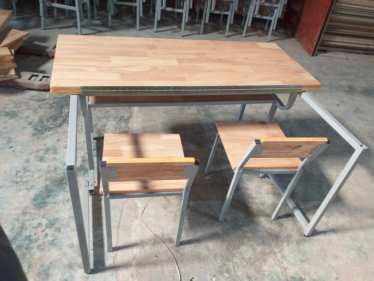 Bàn học sinh ngoài BBT104P