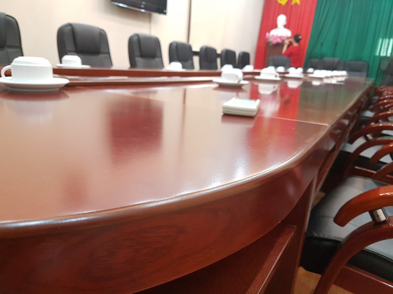 bàn họp lớn cao cấp