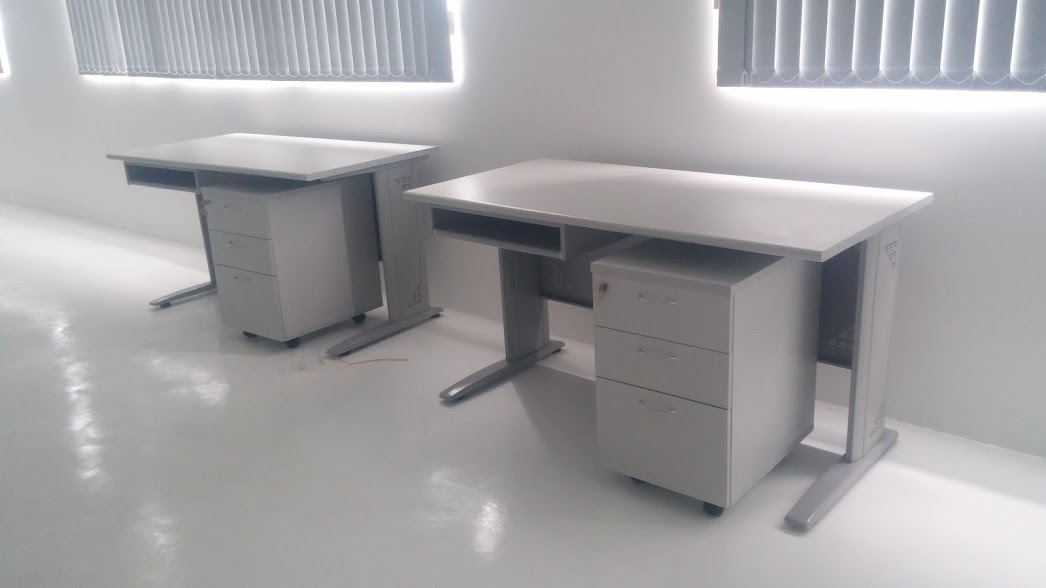 bàn làm việc văn phòng