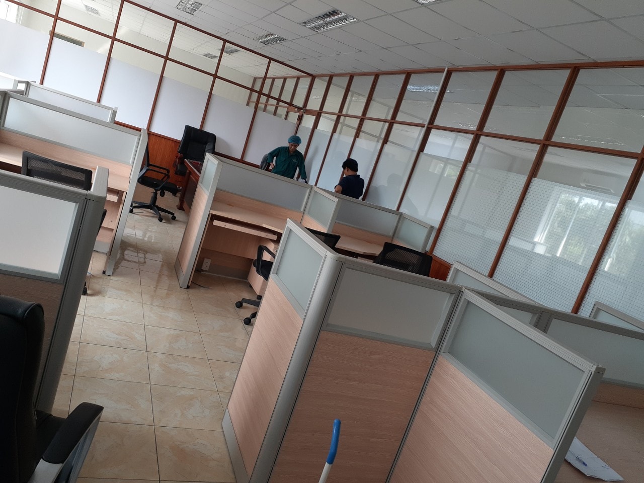 Chọn mua cụm bàn làm việc 6 người rẻ đẹp tại TPHCM