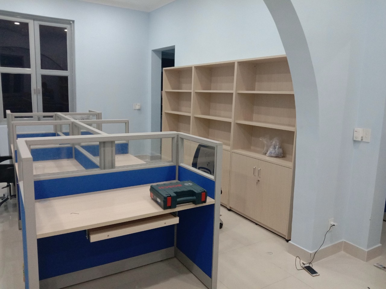 Module cụm bàn làm việc giá rẻ cho văn phòng 4 đến 10 người