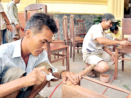 Một vài mẹo đơn giản sữa chữa đồ nội thất bằng gỗ tại gia đình và văn 