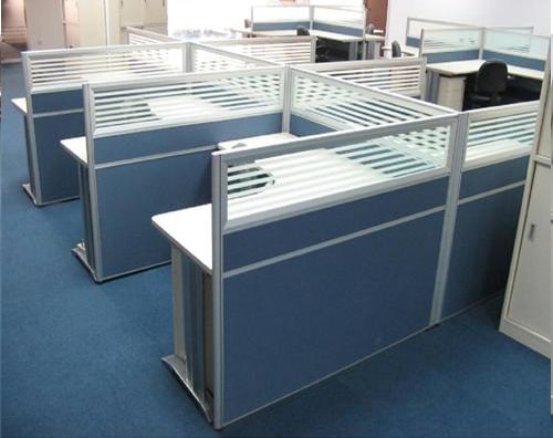 Mua mẫu cụm bàn làm việc 6 người có vách ngăn nỉ đẹp tại TPHCM