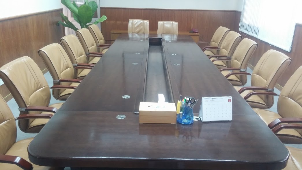 Thiết-kế-thi-công-nội-thất-phòng-hop-truong-ĐH-Cong_Nghiep