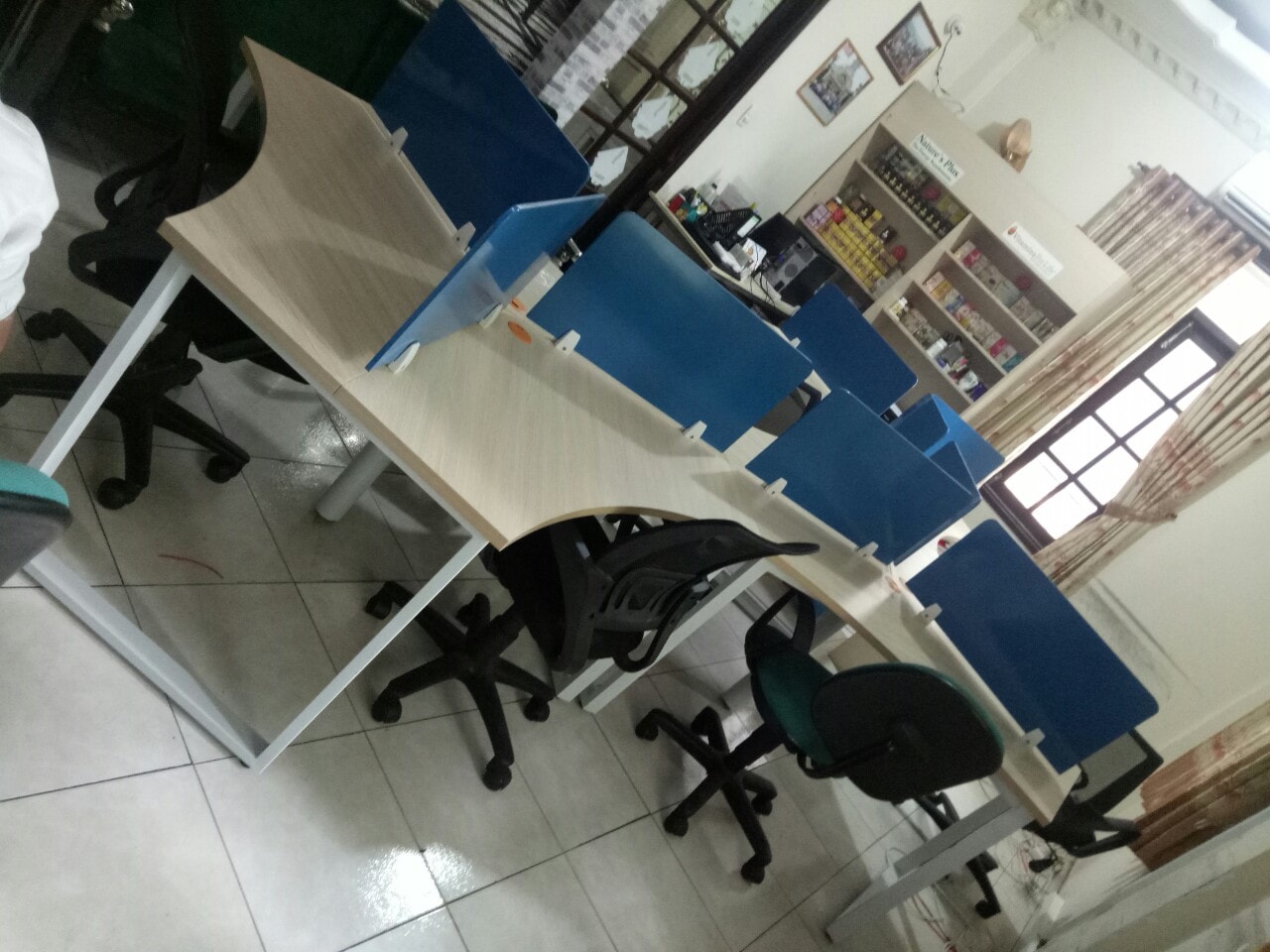 Xu hướng lựa chọn bàn làm việc chân sắt giá rẻ TPHCM thịnh hành năm 2020