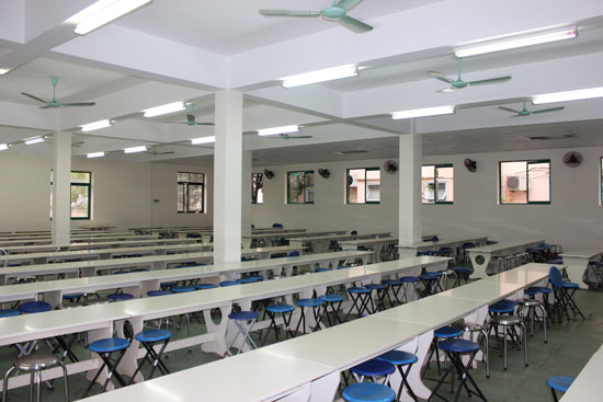 bàn ăn công nghiệp hòa phát