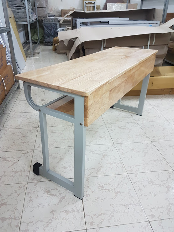 ban-hoc-sinh-go-cao-su