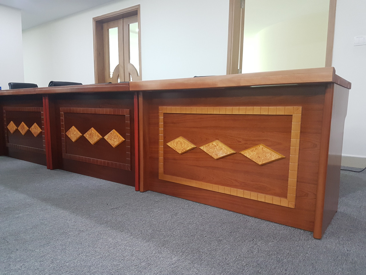 bàn hội trường hòa phát hcm