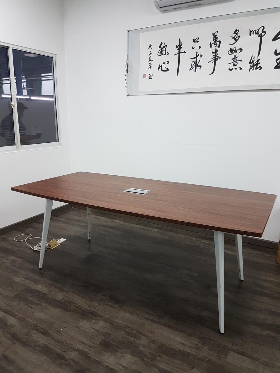 Bàn họp chân sắt Luxury LUXH2010C10