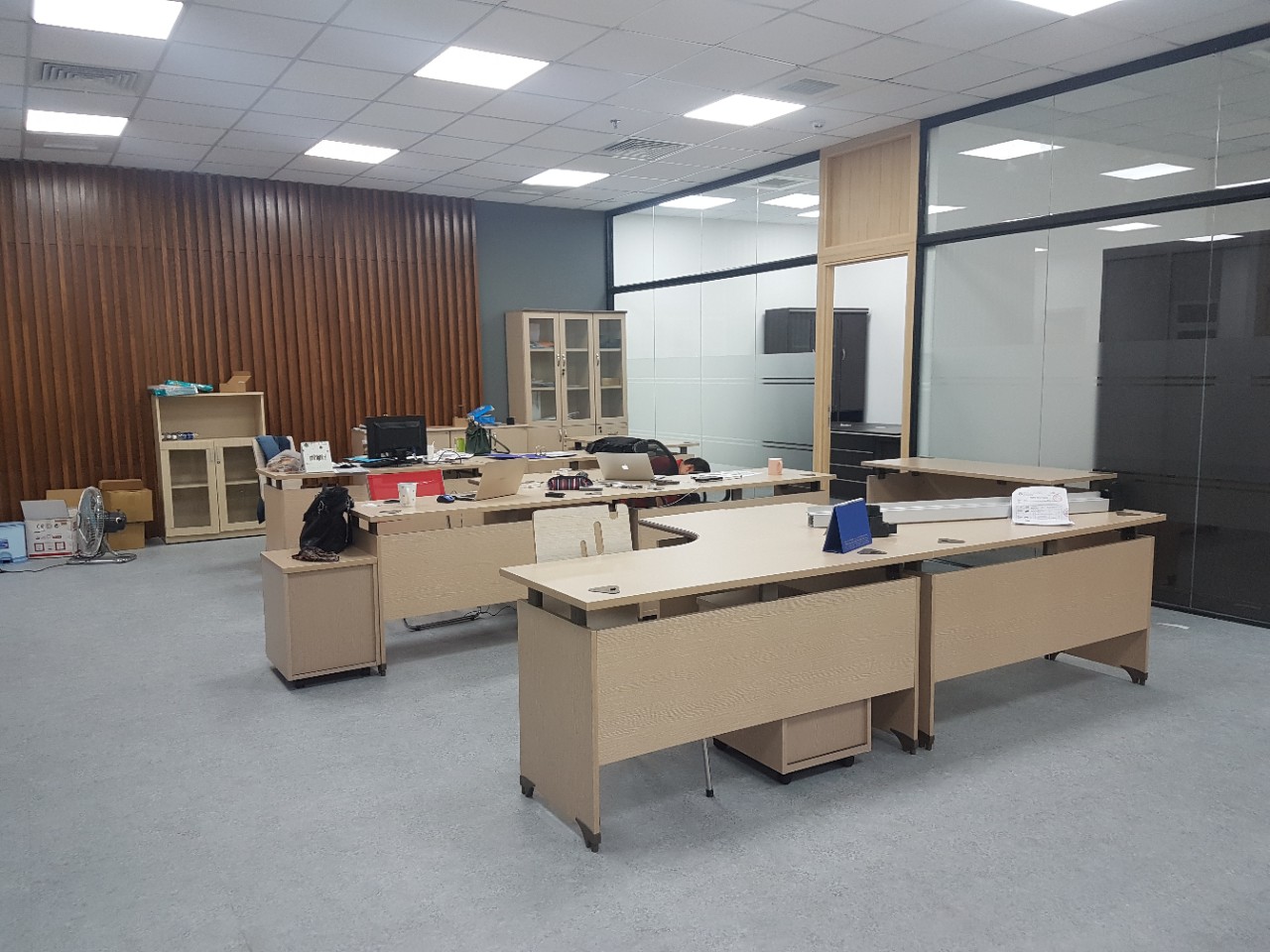 bàn làm việc văn phòng cao cấp