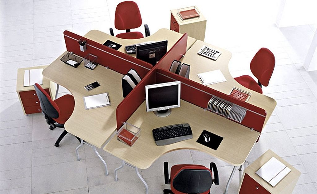bàn làm việc có vách ngăn