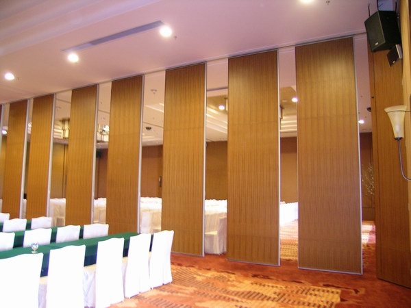 vách ngăn văn phòng phù hợp