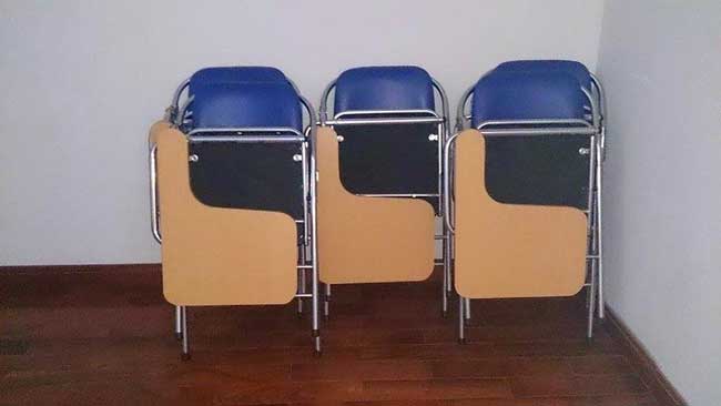 Ghế gấp liền bàn