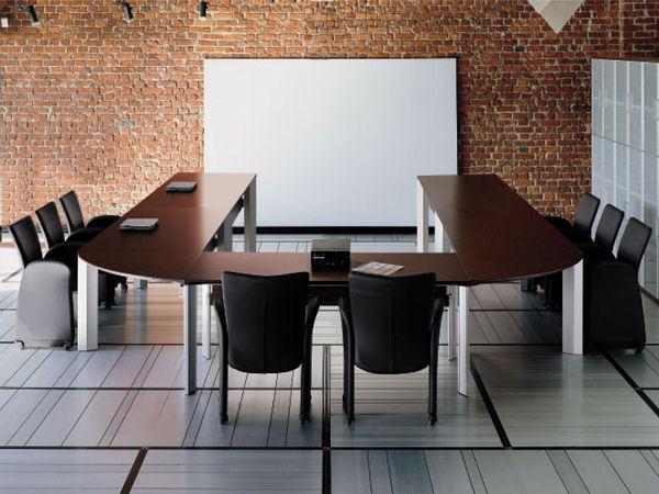 Bố trí bàn họp hành Thủy