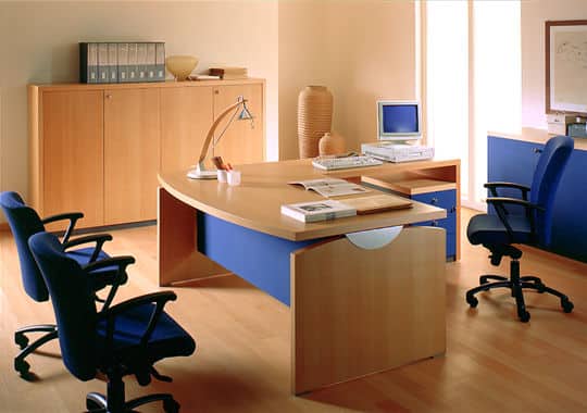 tham khảo bố trí bàn làm việc