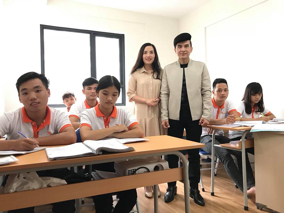 thi công bàn ghế học sinh trung tâm Đan Trường