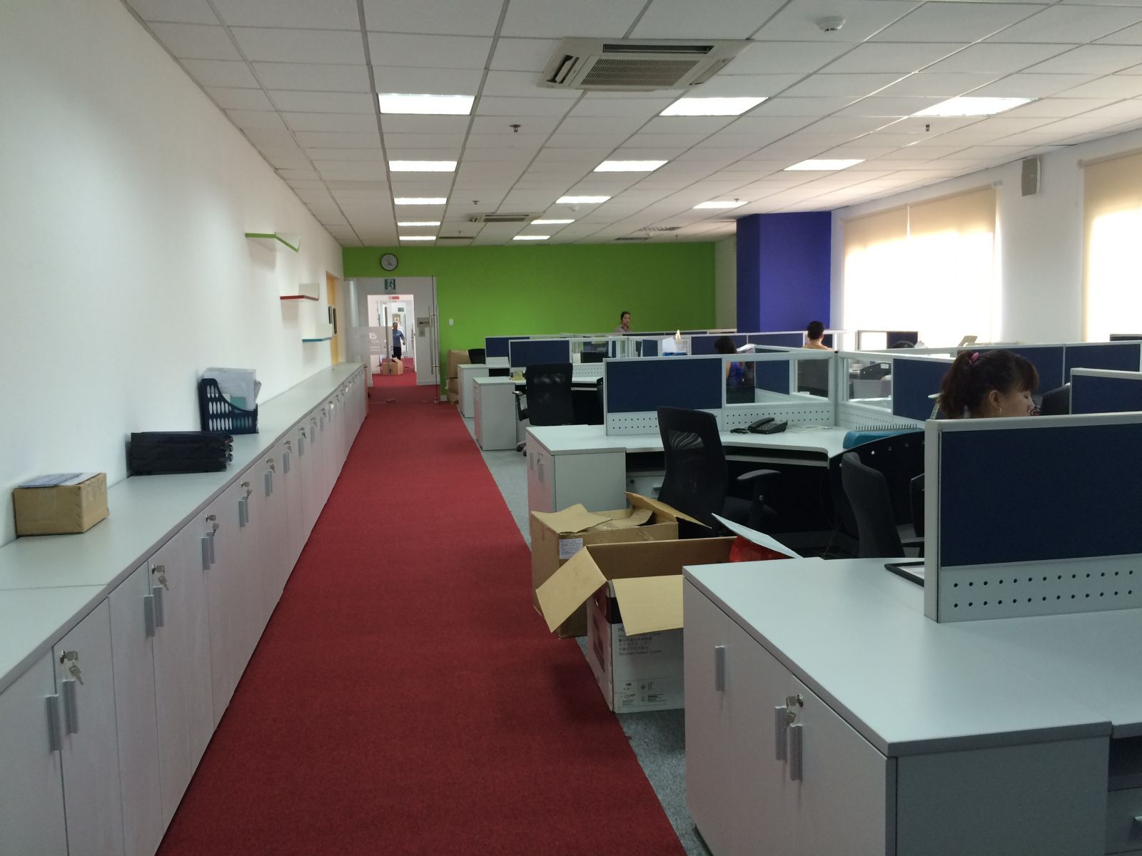 thiết kế phòng làm việc nhân viên