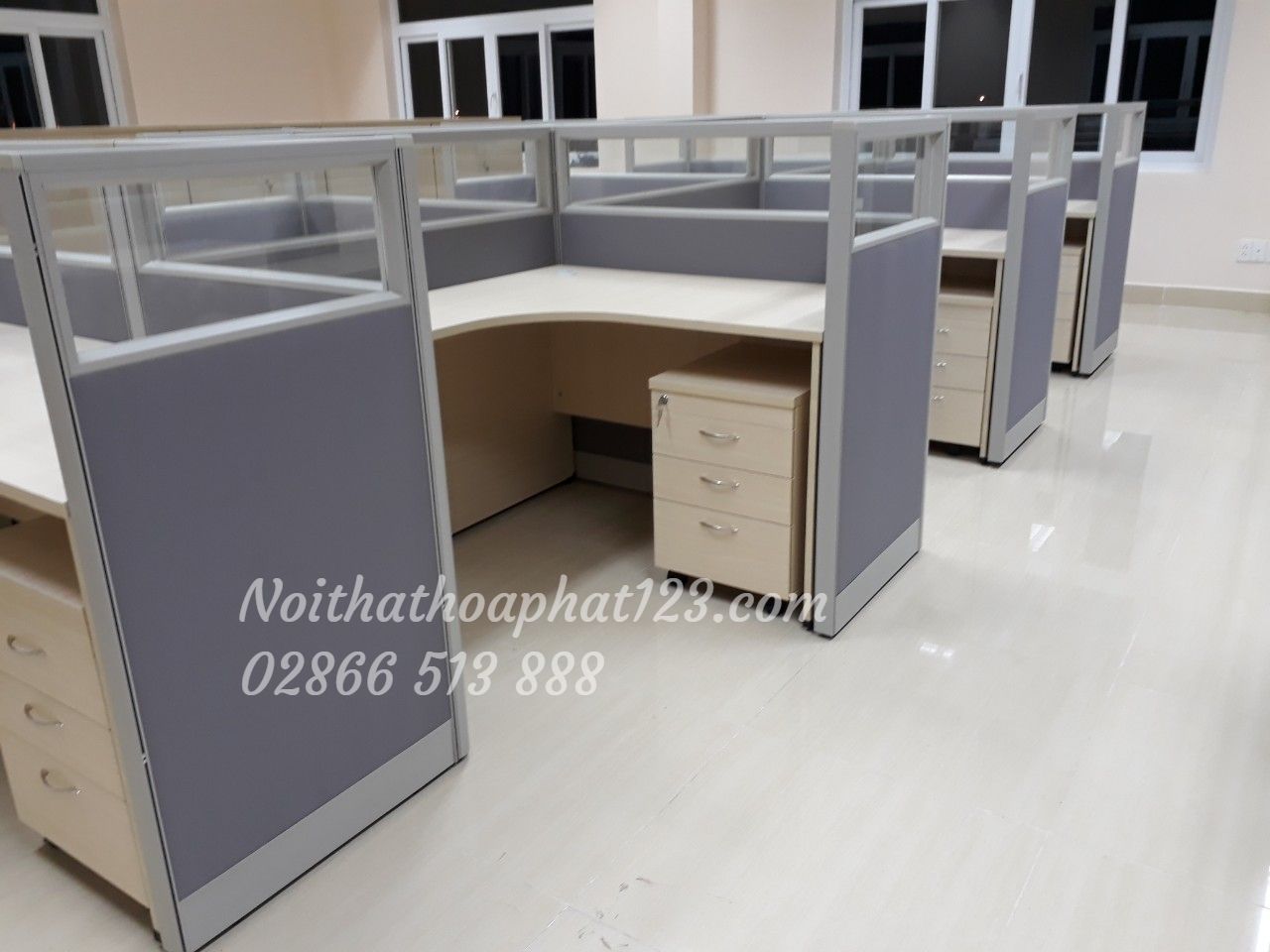 vách ngăn nhôm kinh