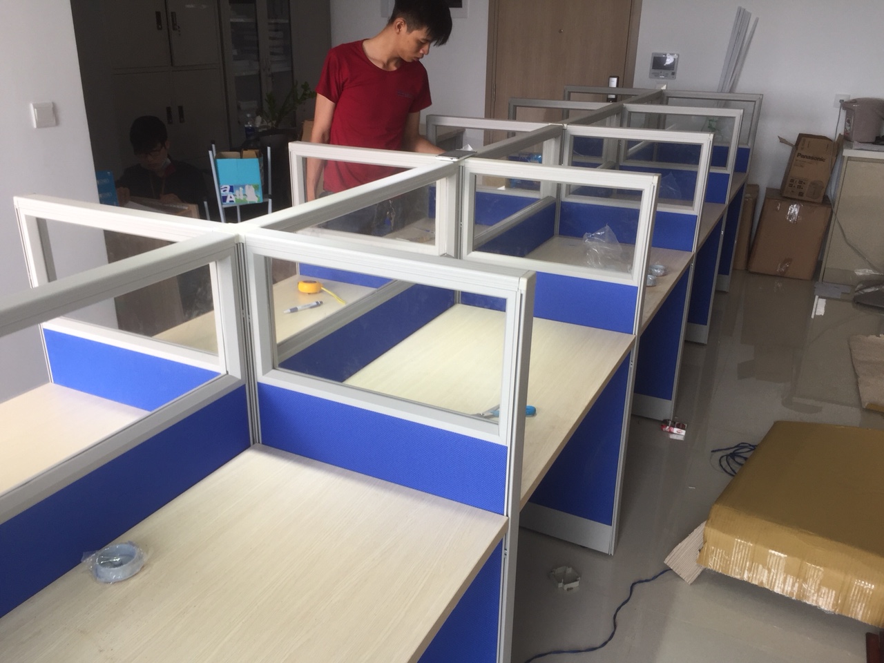 giá bán vách ngăn văn phòng