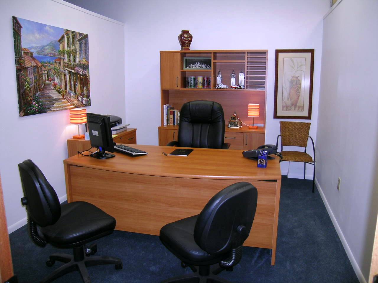 đặt bàn làm việc hòa phát phong thủy