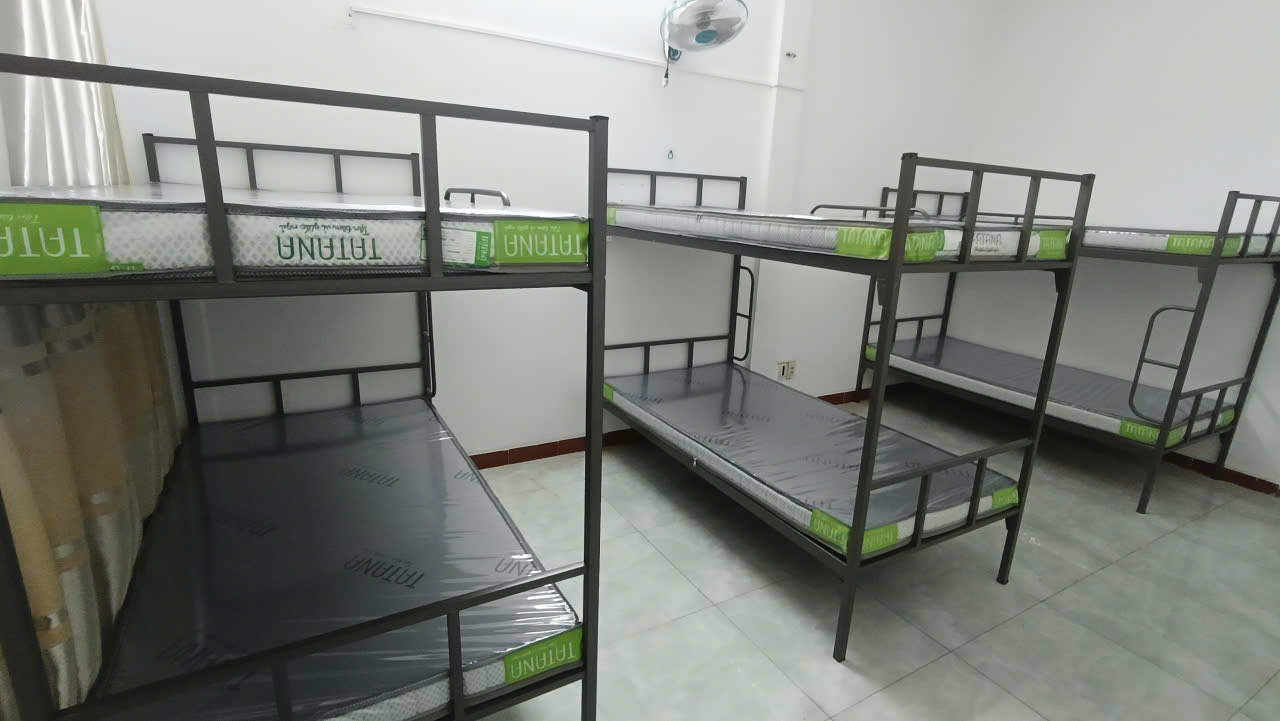 THI CÔNG LẮP ĐẶT GIƯỜNG TẦNG NHÀ KHÁCH GA SÀI GÒN