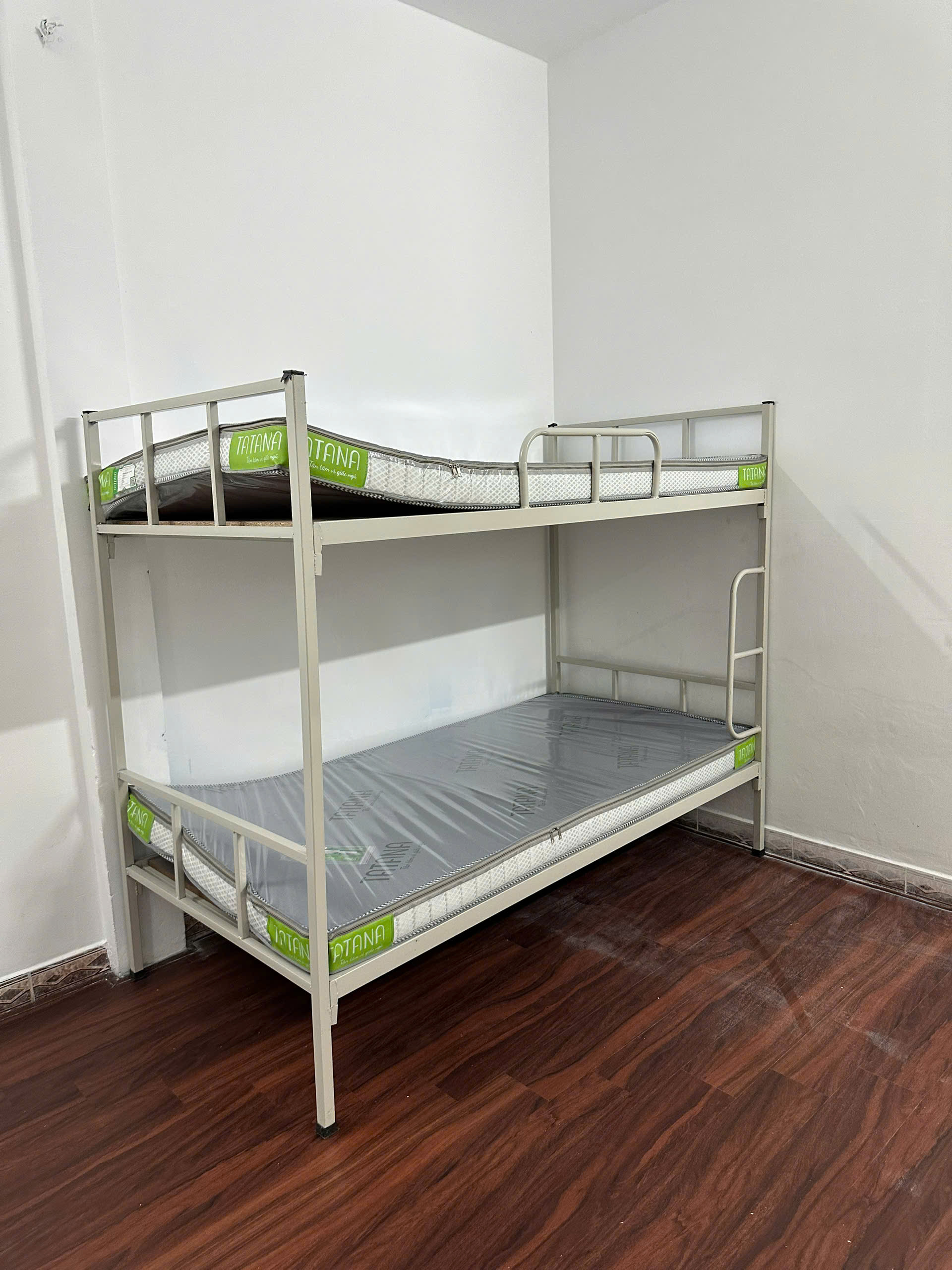THI CÔNG LẮP ĐẶT GIƯỜNG TẦNG NHÀ KHÁCH GA SÀI GÒN