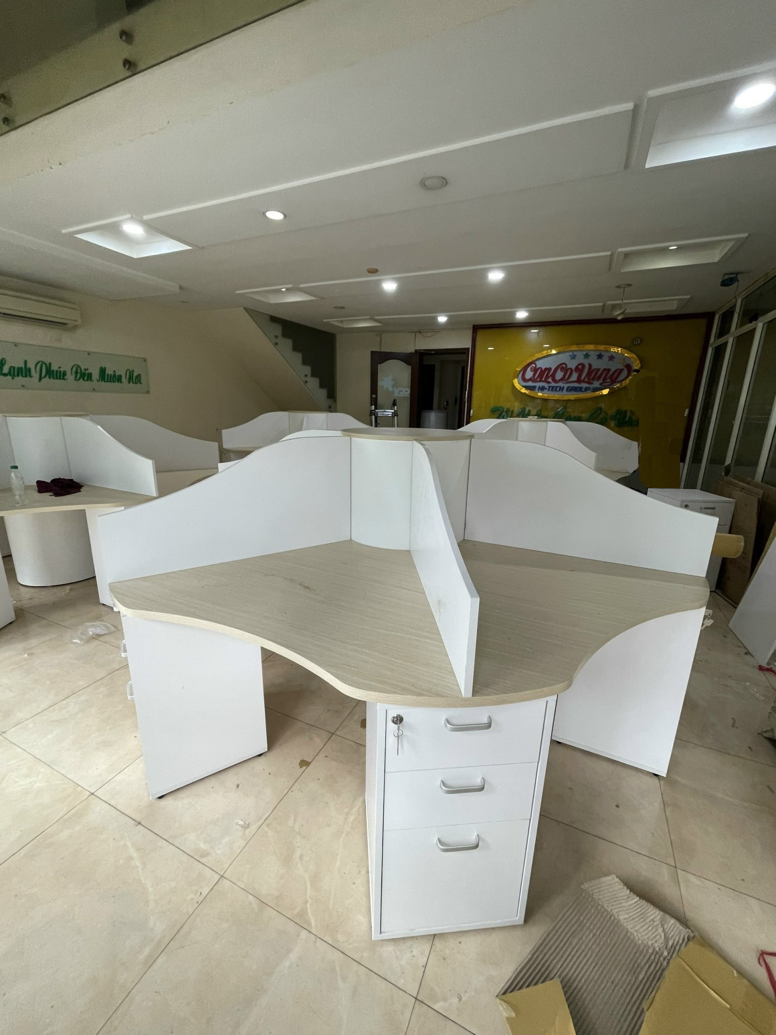 THIẾT KẾ VÀ THI CÔNG NỘI THẤT PHÒNG LÀM VIỆC ĐỘC LẠ TẠI CÔNG TY THỰC PHẨM CCV